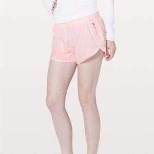 Lululemon Tracker Short V *4"
Diamond Dye White Miami Pink